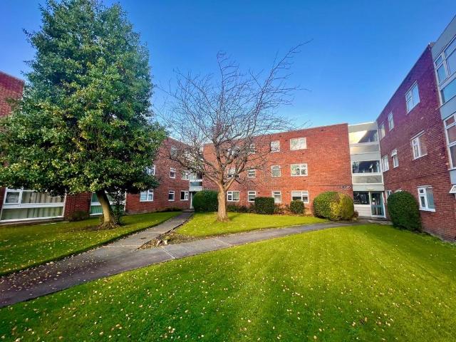 1 bedroom ground flat for sale
