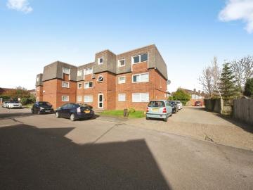 1 bedroom ground flat for sale