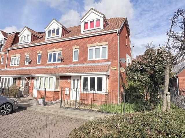 1 bedroom ground flat for sale