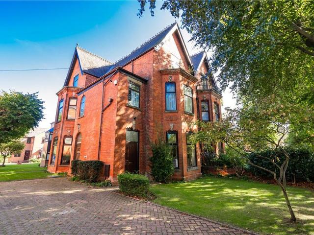 1 bedroom ground flat for sale