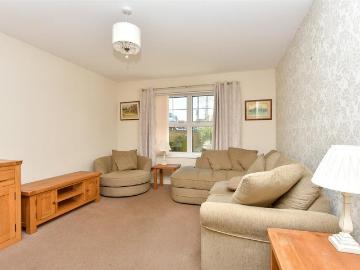 1 bedroom ground flat for sale