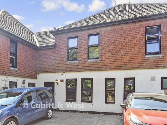 1 bedroom ground flat for sale