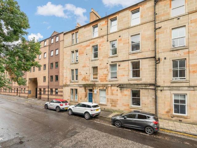 1 bedroom ground flat for sale