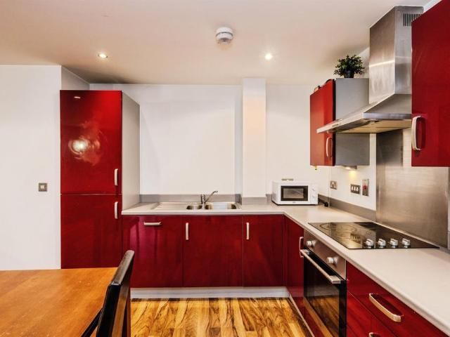 1 bedroom ground flat for sale