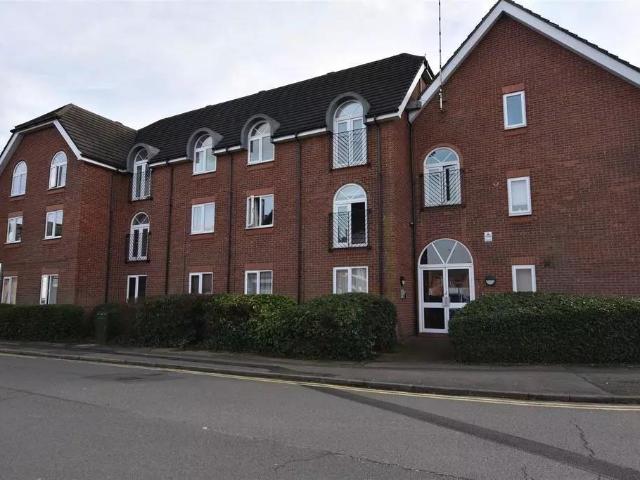 1 bedroom ground flat for sale