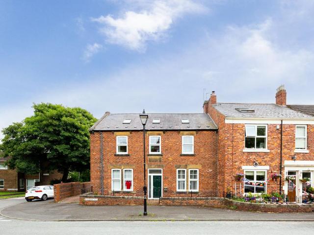 1 bedroom ground flat for sale