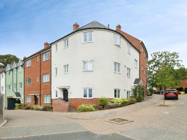 1 bedroom ground flat for sale