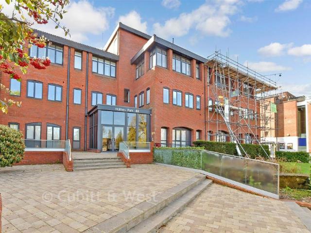 1 bedroom ground flat for sale