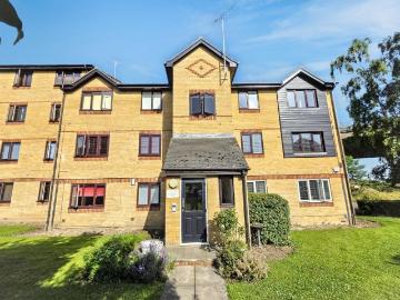 1 bedroom ground flat for sale