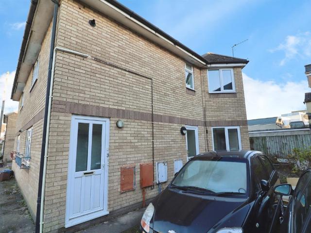 1 bedroom ground flat for sale