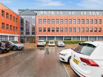 1 bedroom ground flat for sale