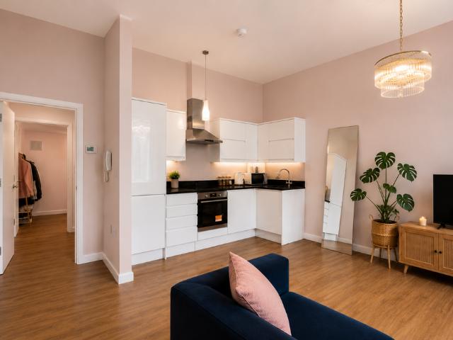 1 bedroom ground flat for sale