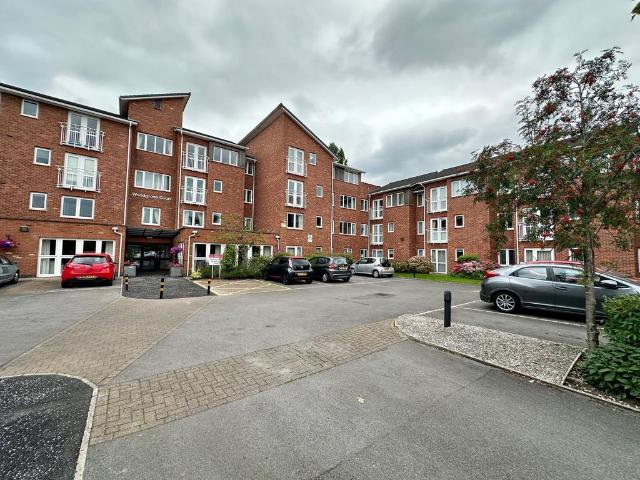 1 bedroom ground flat for sale