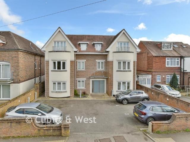 1 bedroom ground flat for sale