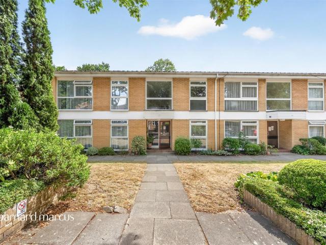 1 bedroom ground flat for sale