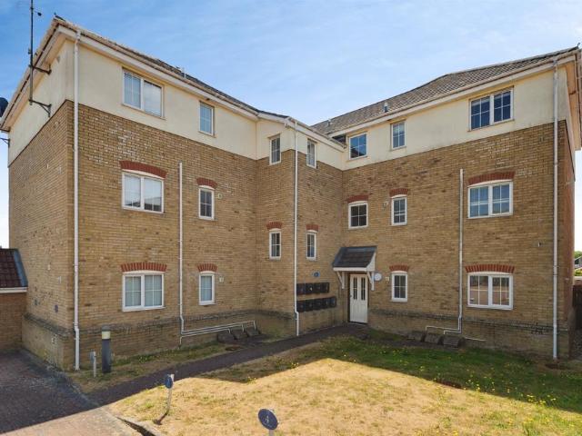 1 bedroom ground flat for sale