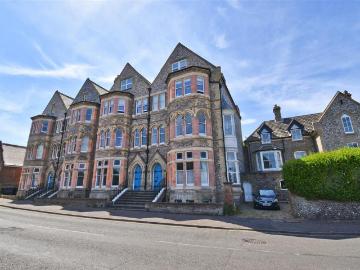 1 bedroom ground flat for sale