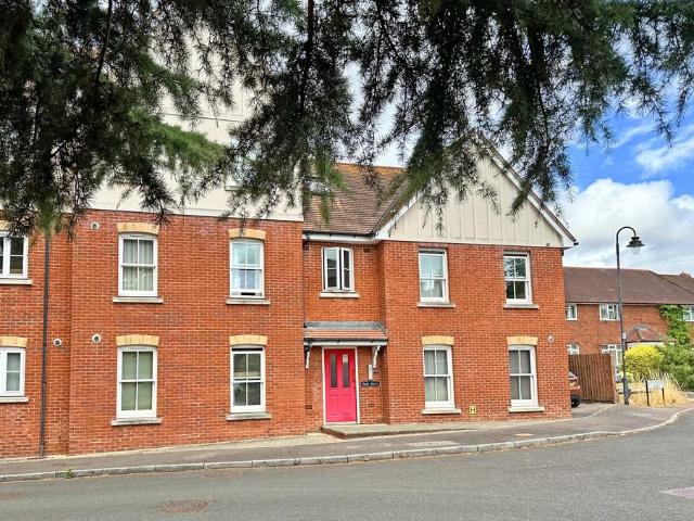 1 bedroom ground flat for sale