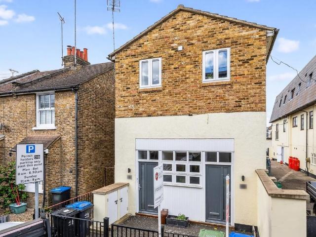 1 bedroom ground flat for sale