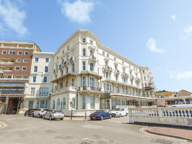 1 bedroom ground flat for sale