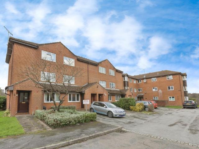 1 bedroom ground flat for sale