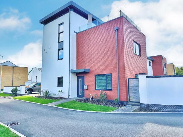 1 bedroom ground flat for sale