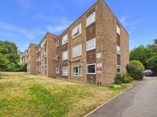 1 bedroom ground flat for sale