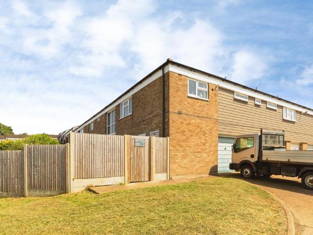 1 bedroom ground flat for sale