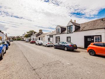 1 bedroom ground flat for sale