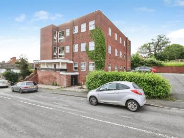 1 bedroom ground flat for sale