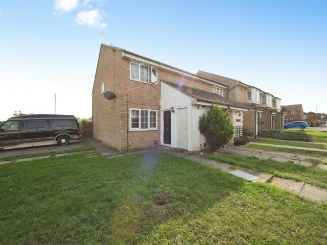 1 bedroom ground flat for sale