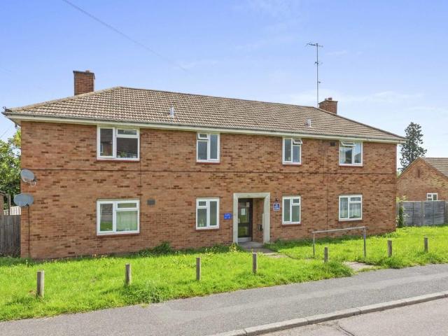 1 bedroom ground flat for sale