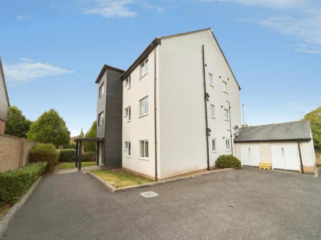 1 bedroom ground flat for sale