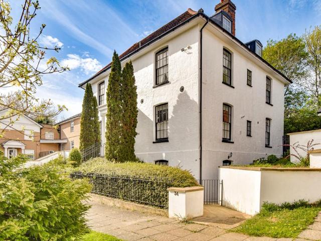 1 bedroom ground flat for sale