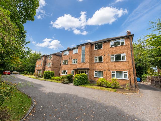 1 bedroom ground flat for sale