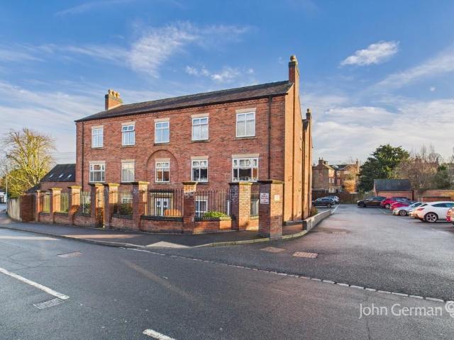 1 bedroom ground flat for sale