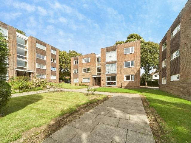 1 bedroom ground flat for sale