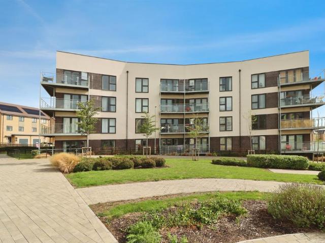 1 bedroom ground flat for sale