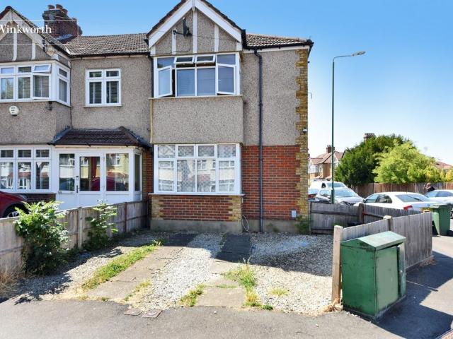 1 bedroom ground flat for sale