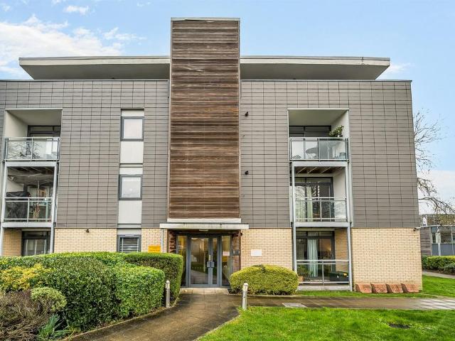 1 bedroom ground flat for sale