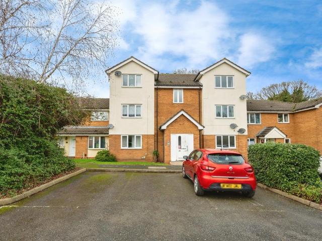 1 bedroom ground flat for sale