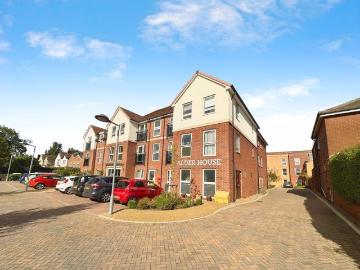 1 bedroom ground flat for sale