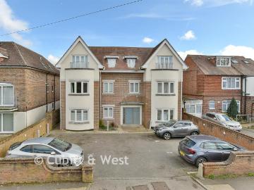 1 bedroom ground flat for sale