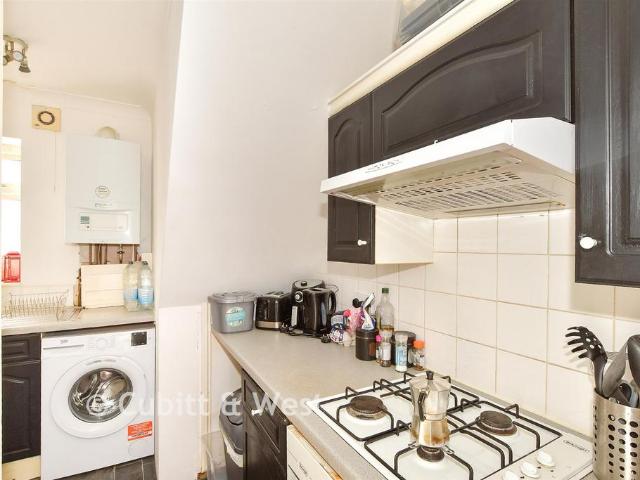 1 bedroom ground flat for sale