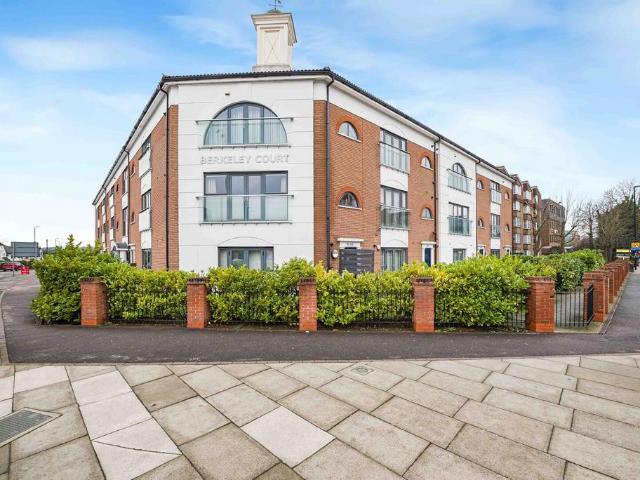 1 bedroom ground flat for sale