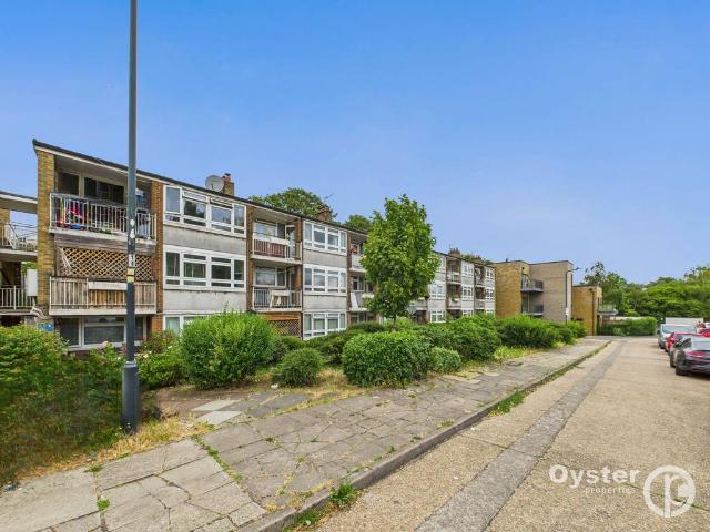 1 bedroom ground flat for sale