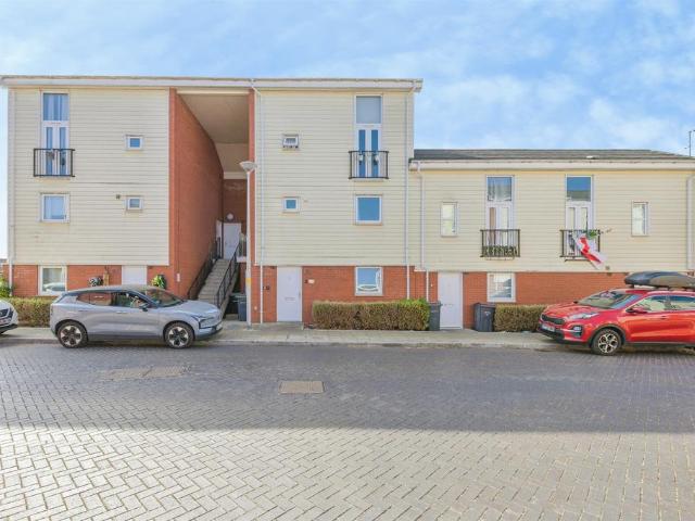 1 bedroom ground flat for sale