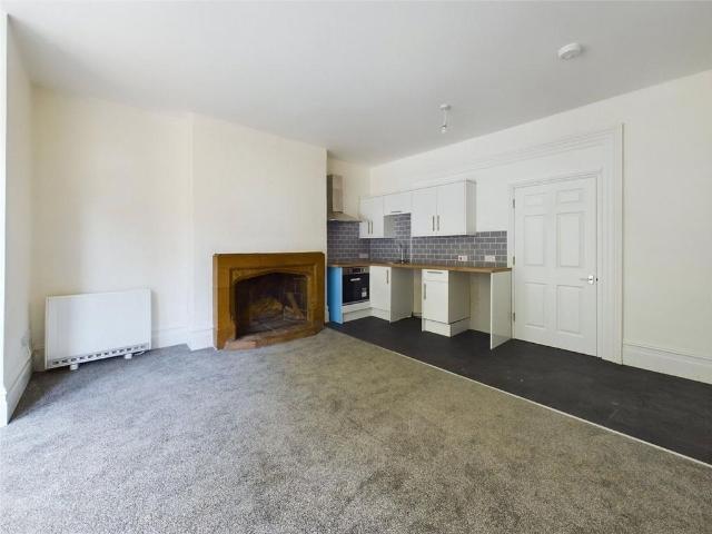 1 bedroom ground flat to rent