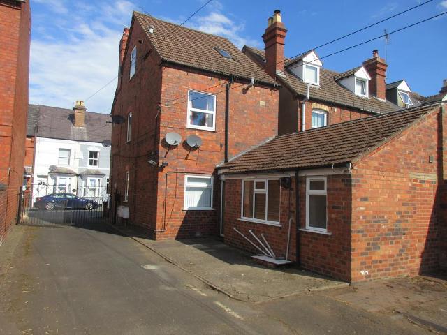 1 bedroom ground flat to rent