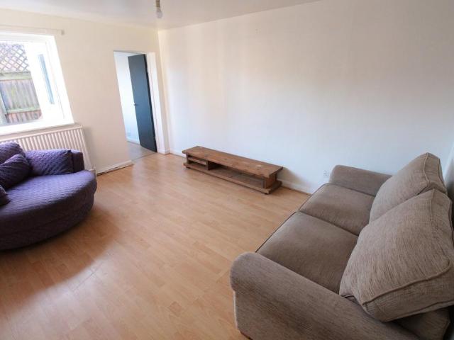 1 bedroom ground flat to rent